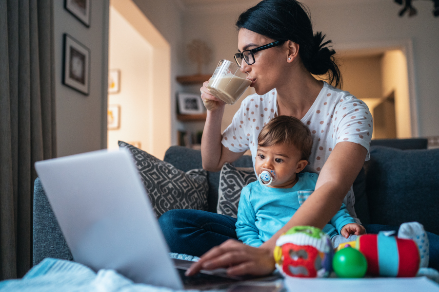 10 Effortless Side Hustles for Moms to Earn Extra Money from Home in 2025